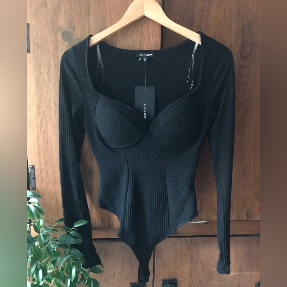 New ! Fashion Nova Black Pauline Bodysuit - Size Medium